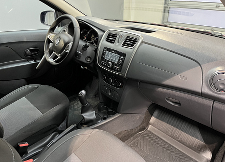 Renault Logan Stepway 1.6 MT (82 л.с.) 2019
