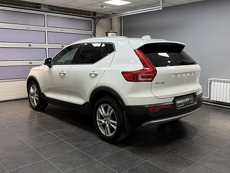 Volvo XC40 2.0 4WD AT (190 л.с.) 2020