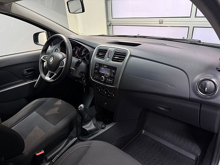 Renault Logan Stepway 1.6 MT (113 л.с.) 2019