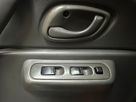 Suzuki Jimny 1.3 4WD AT (80 л.с.) 1999