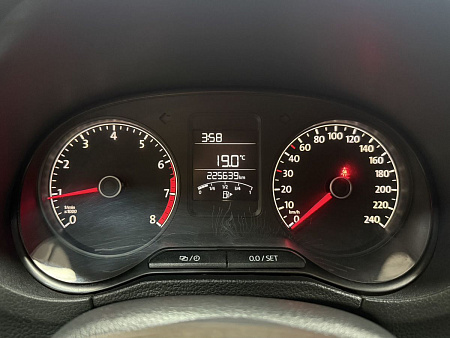 Volkswagen Polo 1.6 MPI MT (110 л.с.) 2016