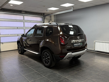 Renault Duster 2.0 4WD AT (143 л.с.) 2017