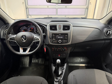 Renault Logan Stepway 1.6 MT (113 л.с.) 2019