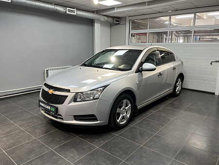 Chevrolet Cruze 1.6 MT (109 л.с.) 2012