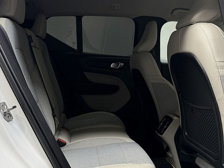 Volvo XC40 2.0 4WD AT (190 л.с.) 2020
