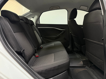 ВАЗ (LADA) Vesta 1.6 MT (106 л.с.) 2017