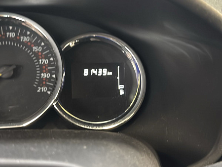 Renault Sandero Stepway 1.6 MT (82 л.с.) 2019