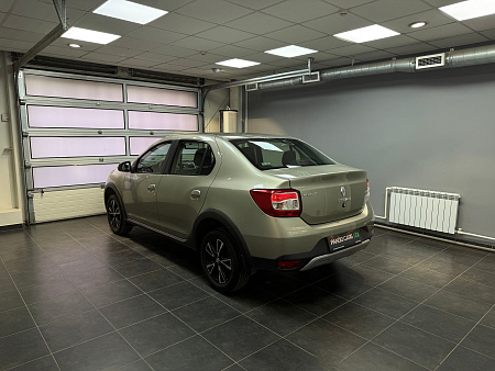 Renault Logan Stepway 1.6 MT (113 л.с.) 2019