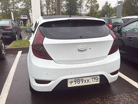 Hyundai Solaris 1.6 MT (123 л.с.) 2012