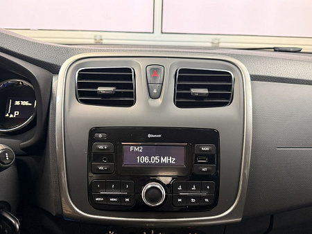 Renault Sandero Stepway 1.6 AT (102 л.с.) 2019