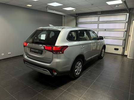 Mitsubishi Outlander 2.0 CVT (146 л.с.) 2019