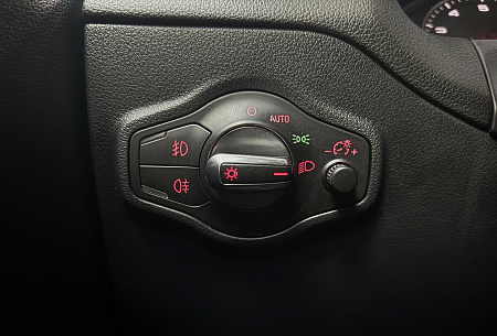 Audi Q5 2.0 TFSI quattro S tronic (211 л.с.) 2011