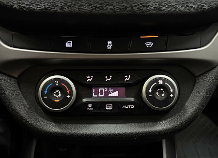 ВАЗ (LADA) Vesta 1.8 MT (122 л.с.) 2020