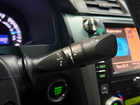 Toyota Camry 2.5 AT (181 л.с.) 2012