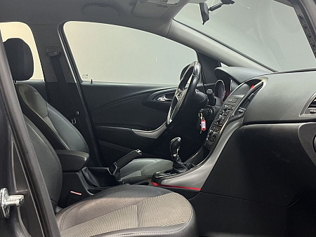 Opel Astra 1.6 MT (115 л.с.) 2011
