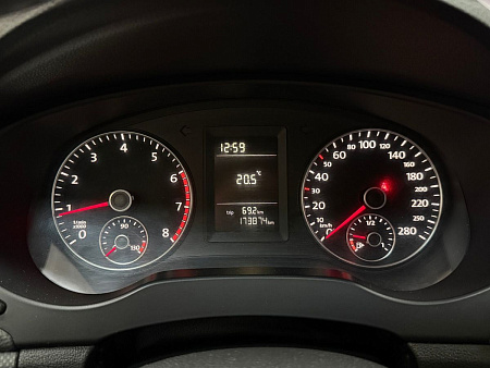 Volkswagen Jetta 1.6 MT (85 л.с.) 2014