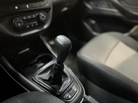 ВАЗ (LADA) Vesta 1.6 MT (106 л.с.) 2016