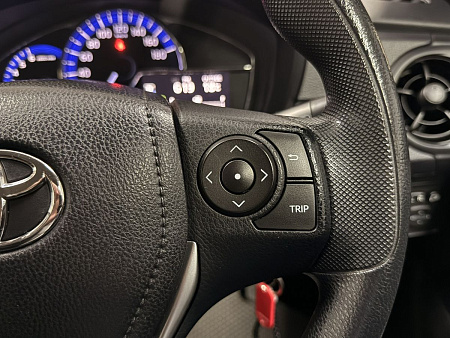 Toyota Corolla Fielder 1.5hyb CVT (74 л.с.) 2019