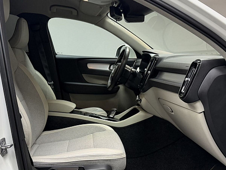 Volvo XC40 2.0 4WD AT (190 л.с.) 2020