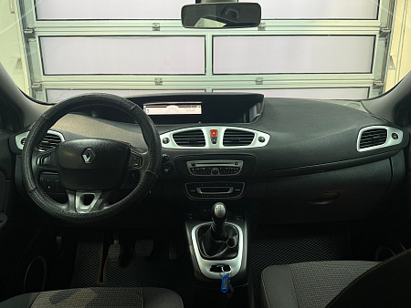 Renault Scenic 1.5 dCi MT (110 л.с.) 2010