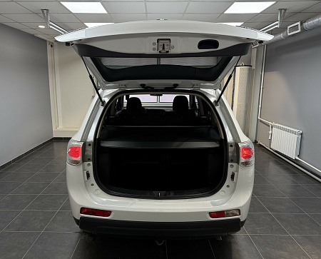 Mitsubishi Outlander 2.0 CVT (146 л.с.) 2013