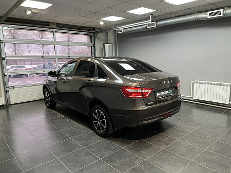 ВАЗ (LADA) Vesta 1.6 MT (106 л.с.) 2016