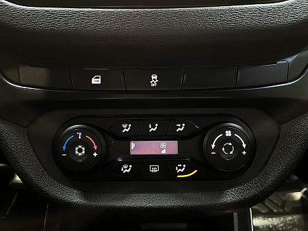ВАЗ (LADA) Vesta 1.6 MT (106 л.с.) 2016