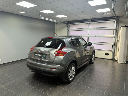 Nissan Juke 1.6 4WD CVT (190 л.с.) 2011