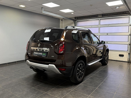 Renault Duster 2.0 4WD AT (143 л.с.) 2017