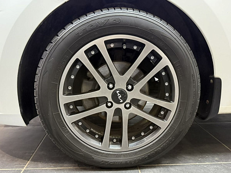 Kia Rio 1.6 AT (123 л.с.) 2020