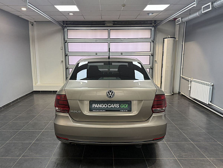 Volkswagen Polo 1.6 MPI MT (110 л.с.) 2016