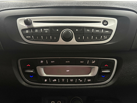 Renault Scenic 1.5 dCi MT (110 л.с.) 2010