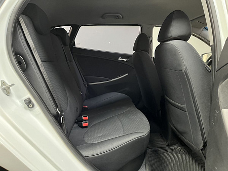 Hyundai Solaris 1.6 MT (123 л.с.) 2012