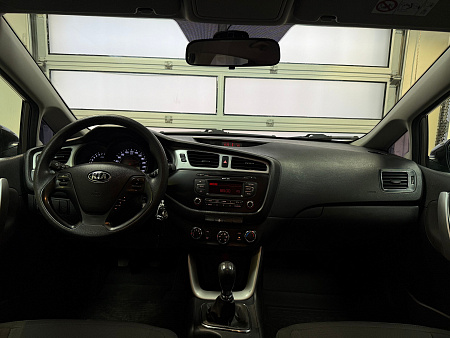 KIA Ceed 1.6 MT (129 л.с.) 2013