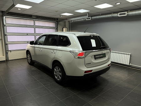 Mitsubishi Outlander 2.0 CVT (146 л.с.) 2013