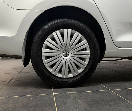 Skoda Rapid 1.6 MPI MT (90 л.с.) 2015