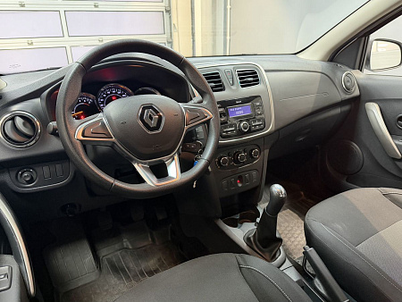 Renault Sandero Stepway 1.6 MT (82 л.с.) 2020