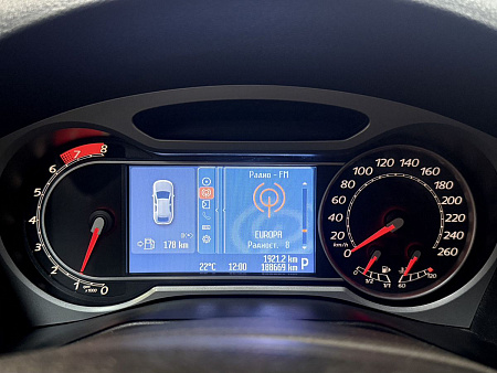 Ford Mondeo 2.3 AT (161 л.с.) 2010