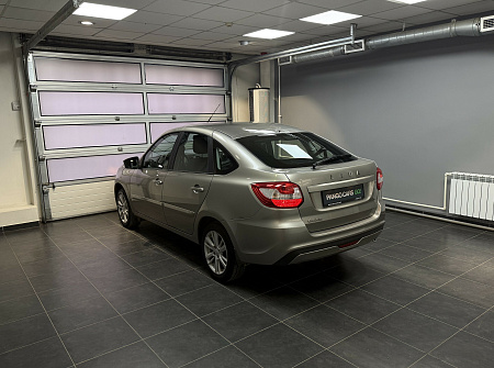 ВАЗ (LADA) Granta 1.6 MT (106 л.с.) 2021