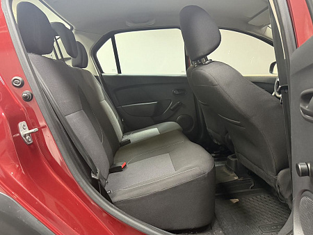 Renault Logan Stepway 1.6 MT (82 л.с.) 2019
