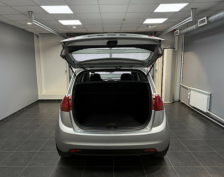 KIA Venga 1.6 MT (125 л.с.) 2013