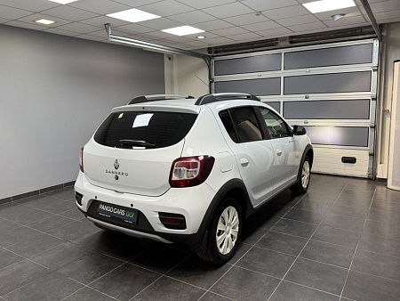 Renault Sandero Stepway 1.6 MT (113 л.с.) 2021