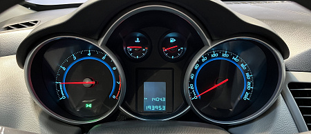 Chevrolet Cruze 1.6 MT (109 л.с.) 2012