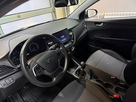 Hyundai Solaris 1.6 MT (123 л.с.) 2021