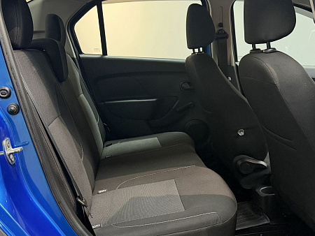 Renault Logan Stepway 1.6 MT (113 л.с.) 2019