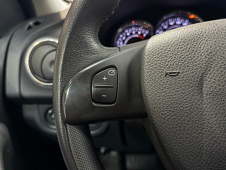 Renault Sandero Stepway 1.6 AT (102 л.с.) 2017