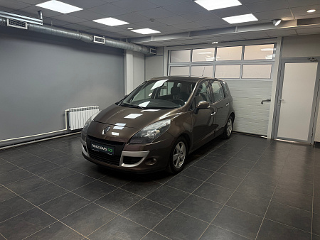 Renault Scenic 1.5 dCi MT (110 л.с.) 2010