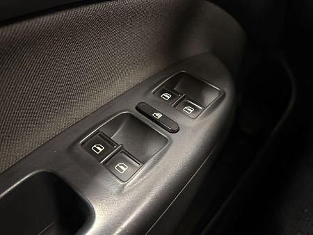 Skoda Octavia 1.6 MPI MT (102 л.с.) 2012