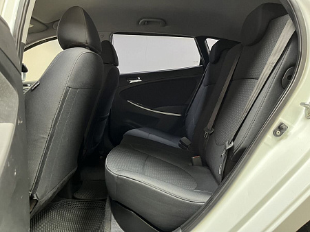 Hyundai Solaris 1.6 MT (123 л.с.) 2012
