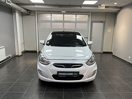 Hyundai Solaris 1.6 MT (123 л.с.) 2012